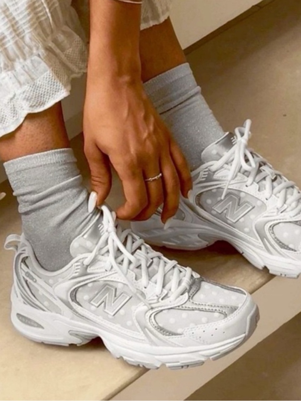 New Balance 530 Sneakers White Silver Metallic Polka Dot Retro Women’s 6 NEW
